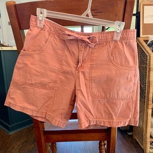 Old Navy Women’s Short - pink / peach color! Great condition!